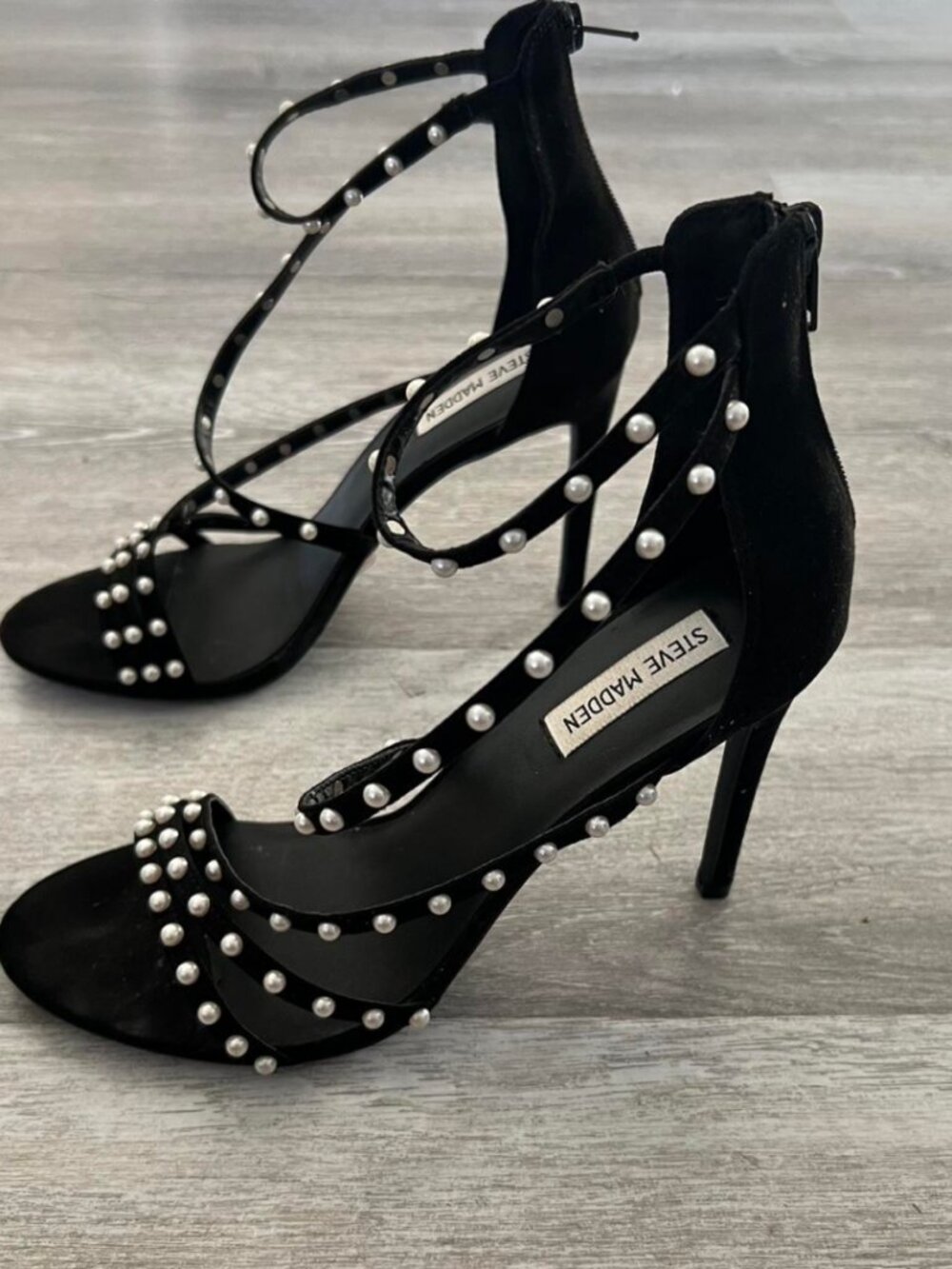 Steve Madden Women's Black Courts